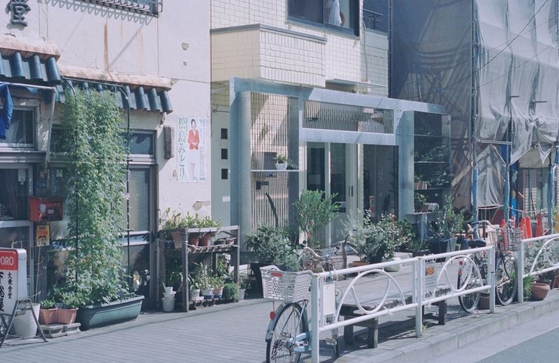 新旧の店先