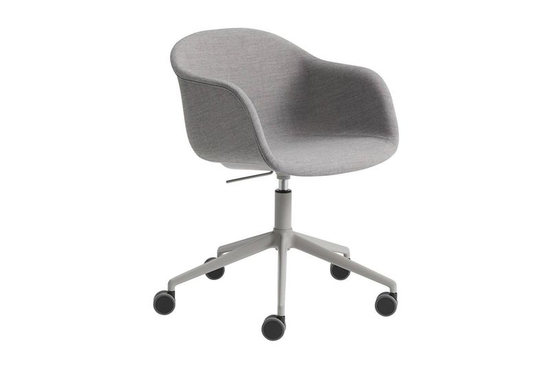 FIBER ARMCHAIR / SWIVEL BASE W. CASTORS & GAS LIFT