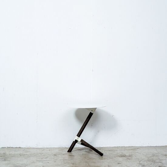 TRE SIDE TABLE - OIL FINISH / WHITE