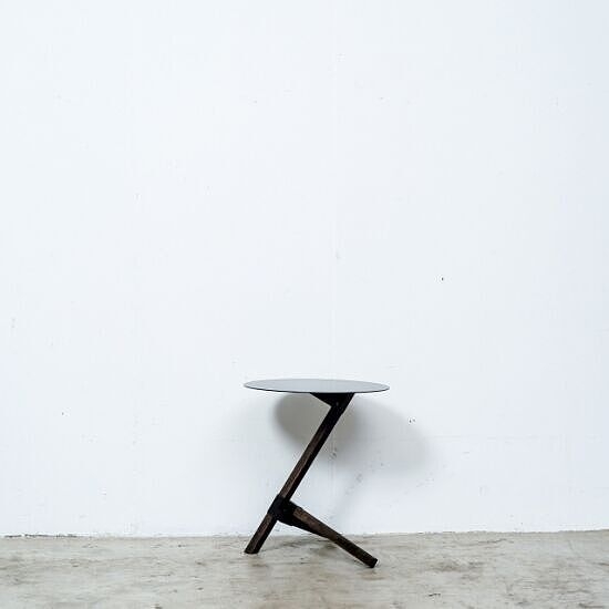 TRE SIDE TABLE - OIL FINISH / BLACK