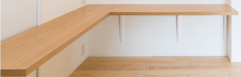 造作カウンターデスク　タモ集成材ウレタンクリア仕上げ