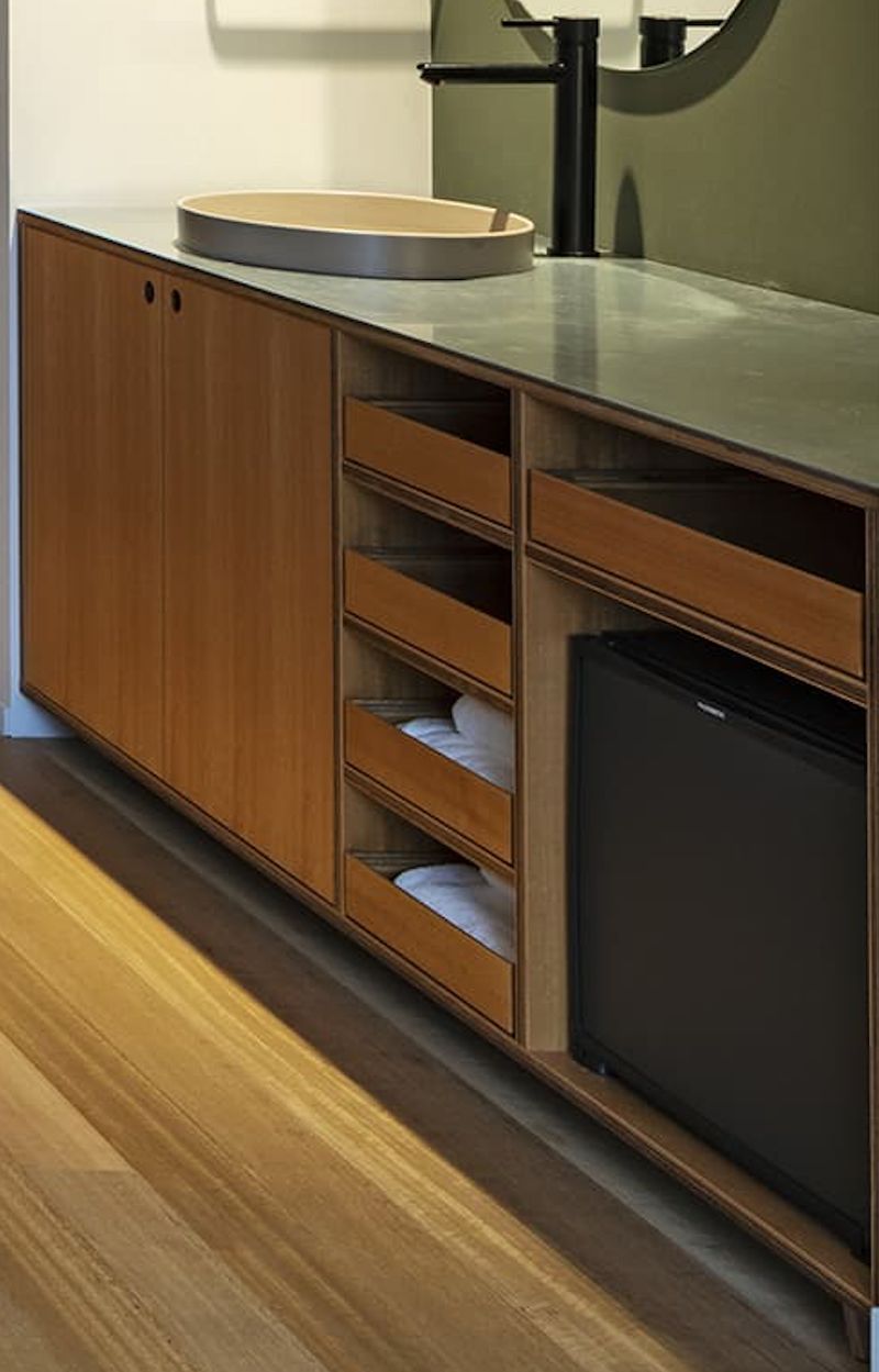 造作カウンター 天板：ラワン合板 亜鉛メッキ