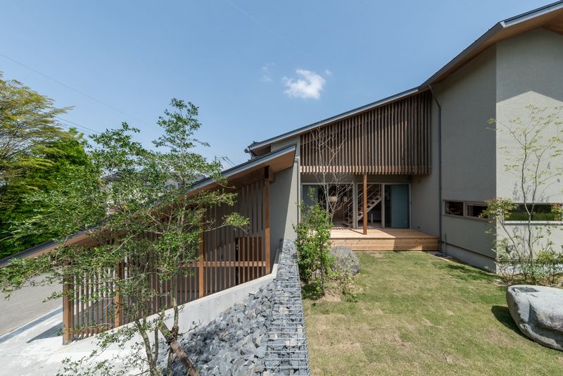 2枚屋根の家