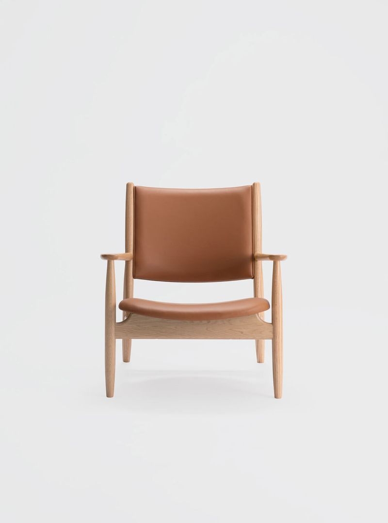 SUMMIT LOUNGE CHAIR