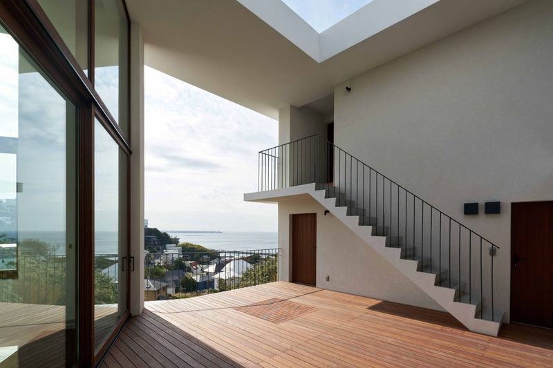house in akiya