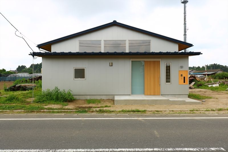 休耕地の家