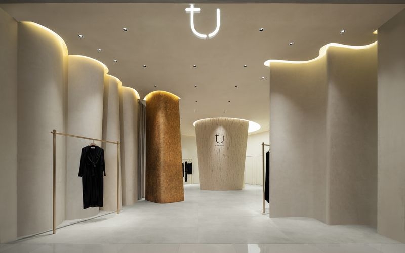Style Unbound, Golden Salon