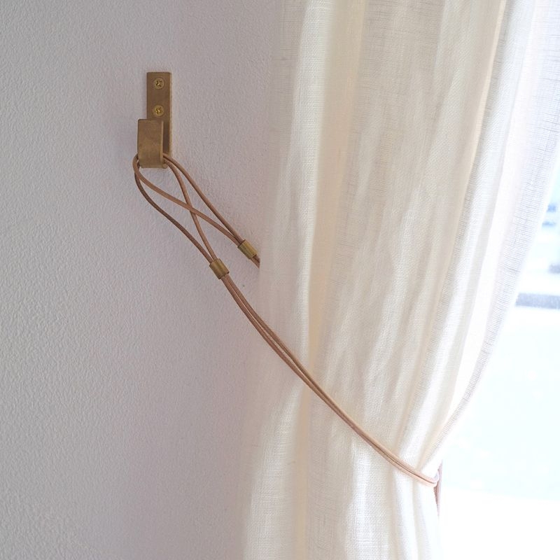 革のカーテンタッセル