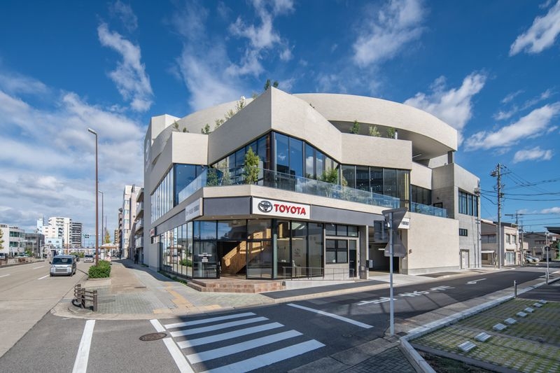トヨタカローラ名古屋 千種都通店
