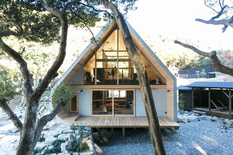retreat villa iki