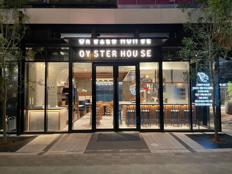 OYSTER HOUSE 西宮