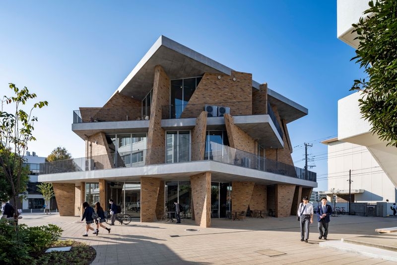 湘南工科大学付属高校図書館