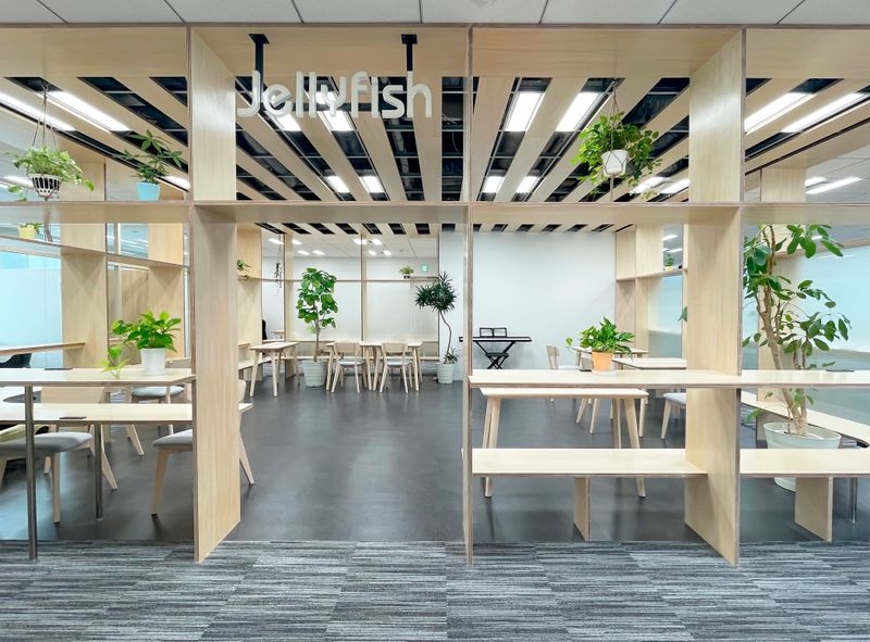 e27fc207-cb5a-4332-9a5b-