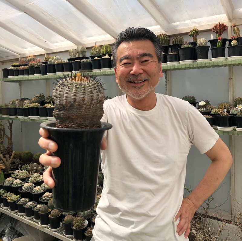 納谷学