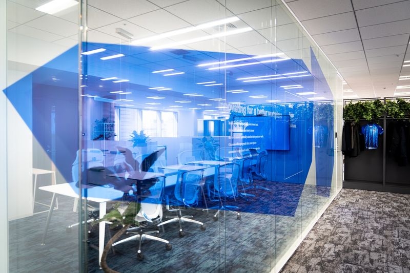 オカムラ　Work Harbor Yokohama