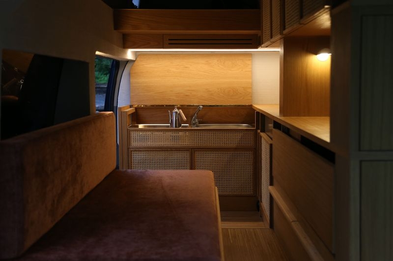 van hotel