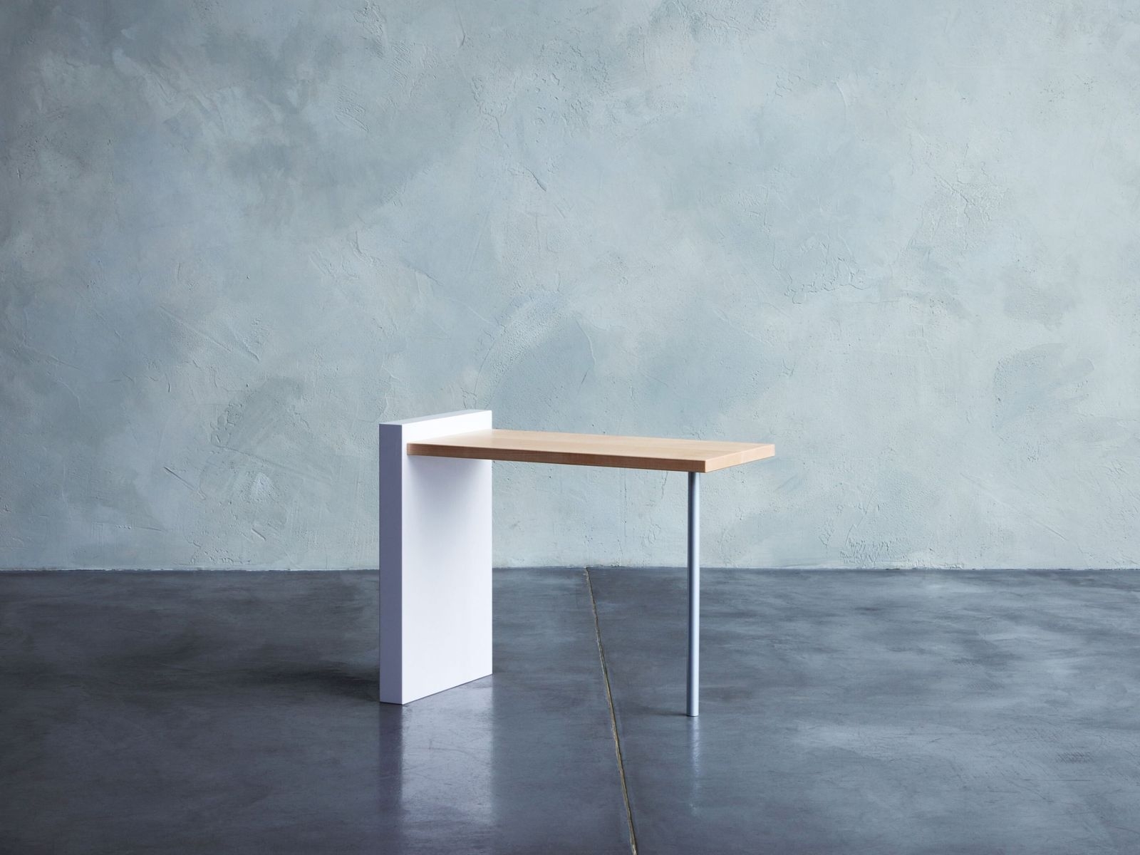 Uf　side table