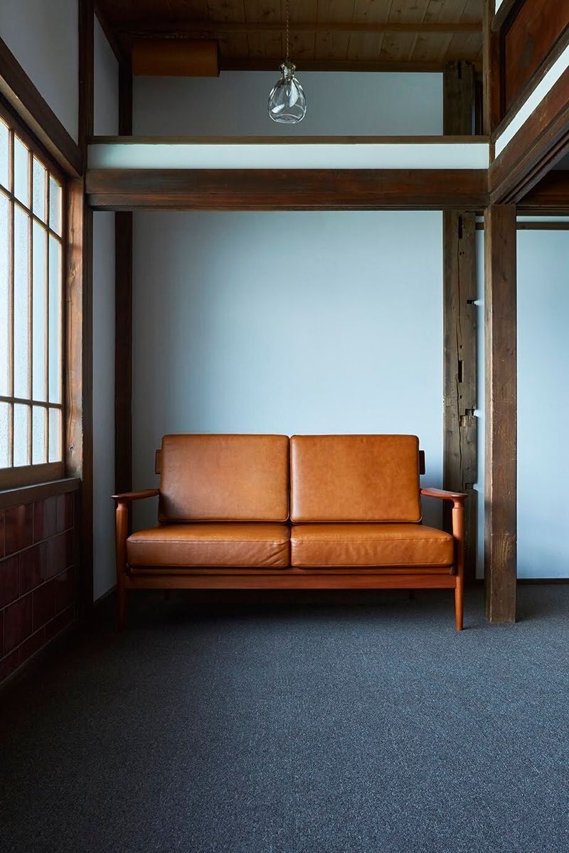 Sofa-2seater,Leather