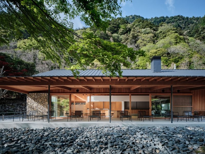 滑床ビジターセンター万年荘