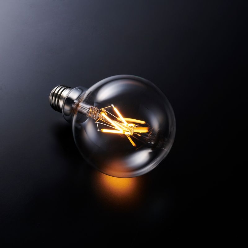 LEDフィラメント電球（クリア）