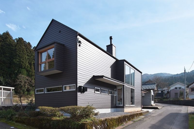H HOUSE	