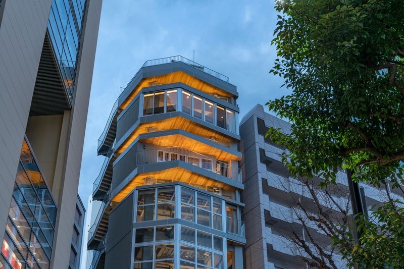 中池袋公園の小さなビル「Luce Jardin」