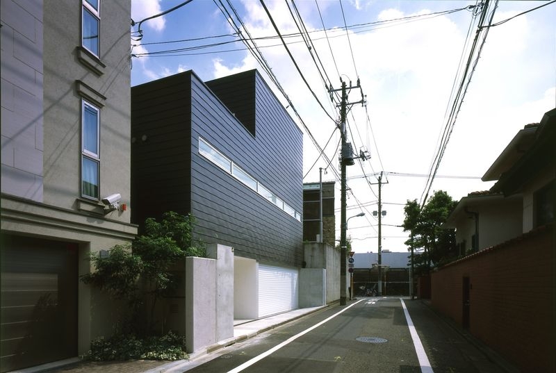渋谷の住宅　〜交差する中庭と住空間〜