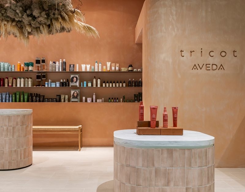 tricot AVEDA shop& hair salon ららテラス北綾瀬