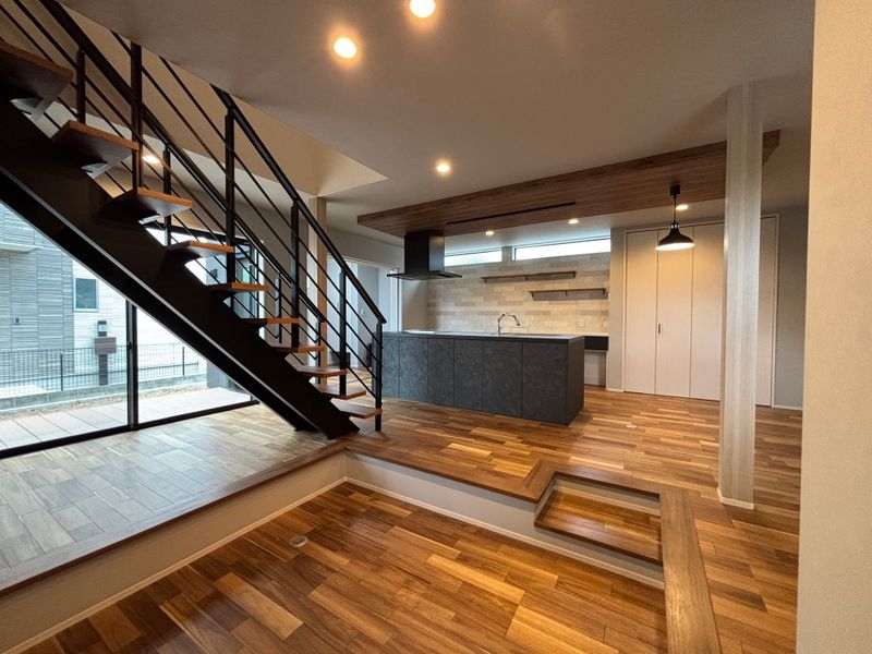 HOUSE Y