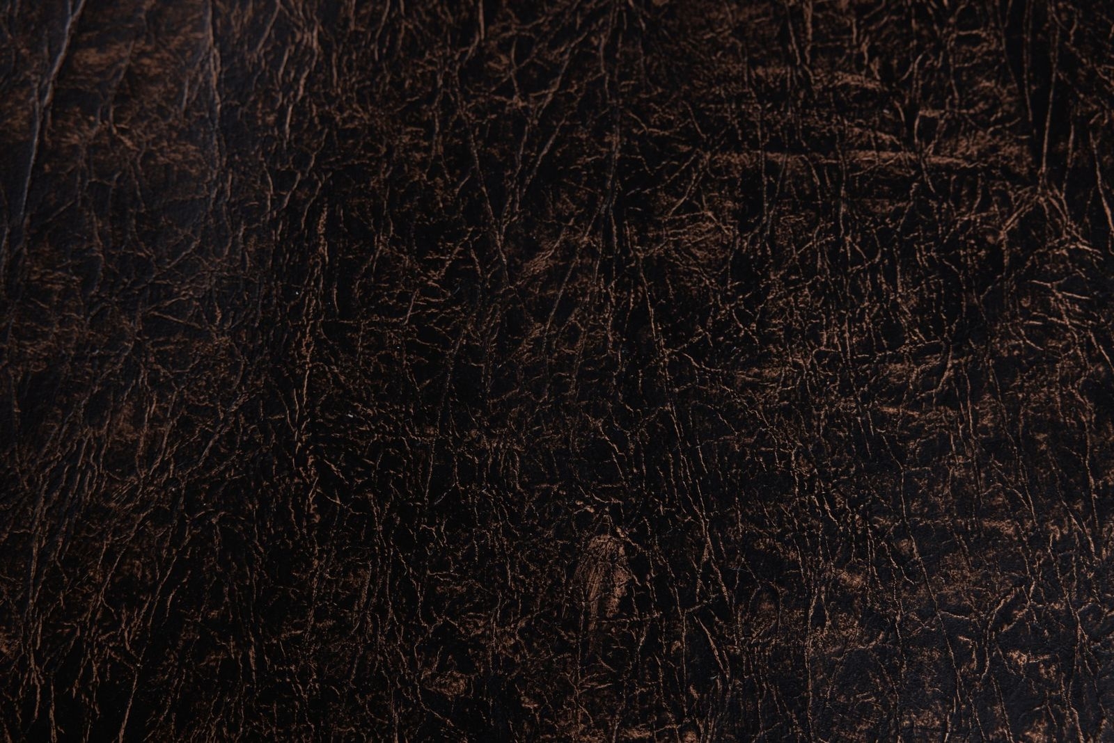 MOMI black depth