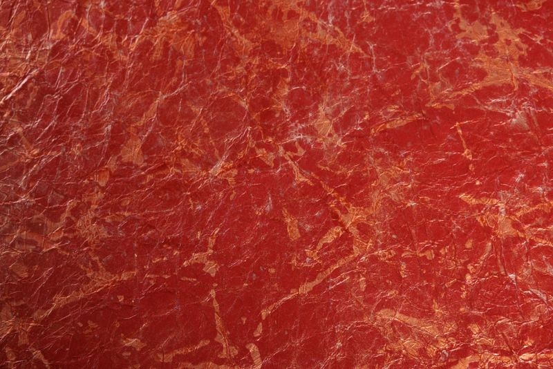 MOMI big red gold