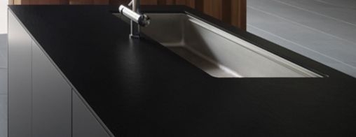 オーダーキッチン 天板：SIRIUS/DEKTON 面材：ウレタンマット塗装
