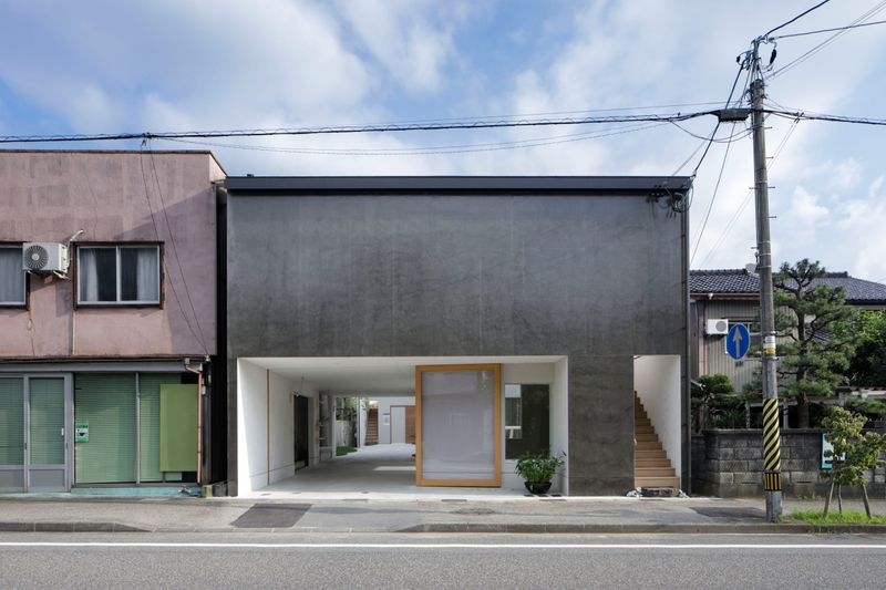 花水木ノ庭　-広場路(ヒロバロ)の長屋-