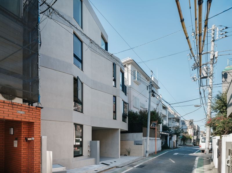 牛込柳町の集合住宅