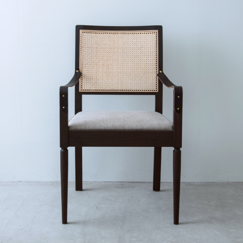 Tou arm chair