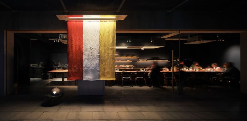 sushi teppan 銀の桃	