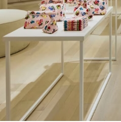 特注スチールフレーム什器