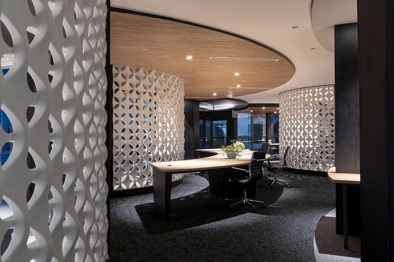 Woven Screen Office	